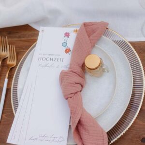 produltdetailbild_platzteller_stripes_goldrand_hochzeit_koblenz_mieten_800x616px